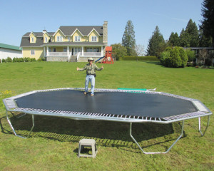 Huge Octagon Trampoline Canada | Calgary, Edmonton, Vancouver, Toronto Trampolines